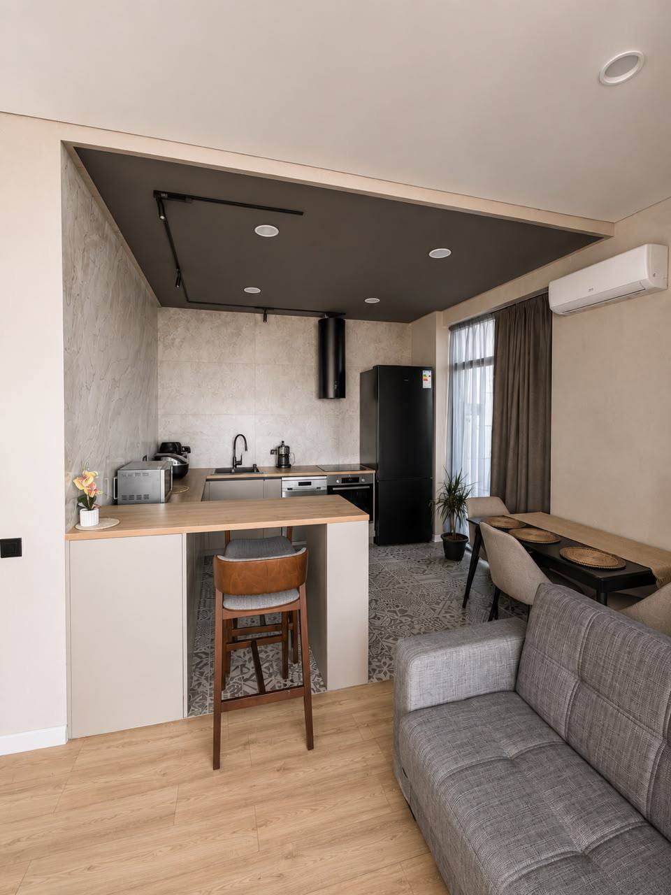 Appartamento di 81,2 m² con vista diretta sul mare in via Pirosmani 17