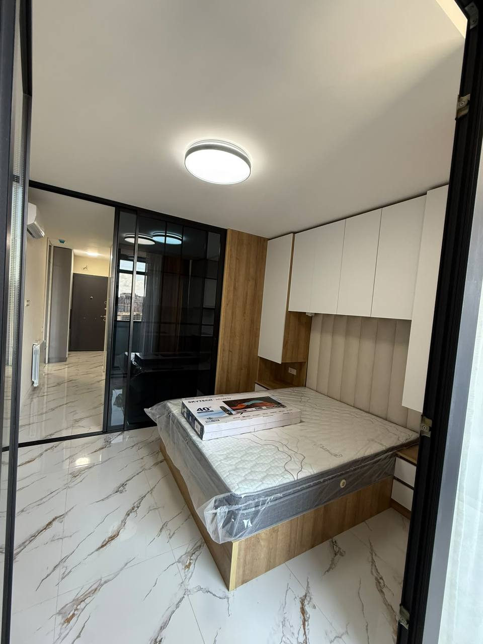 Студия в Bagrationi Residence с видом на стадион — Фото 3