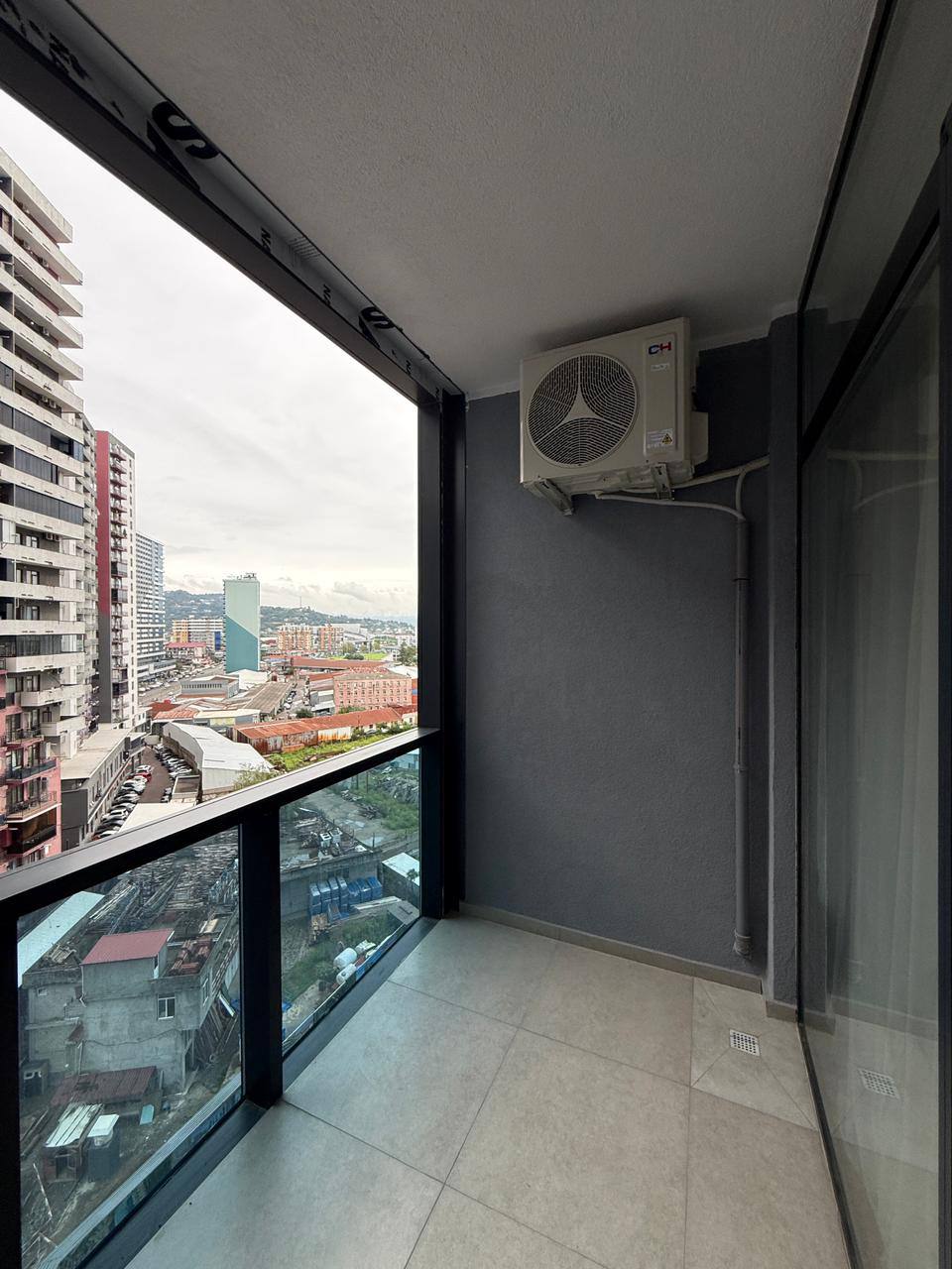 1+1-Wohnung in der Bagrationi Residence in Batumi — Foto 11