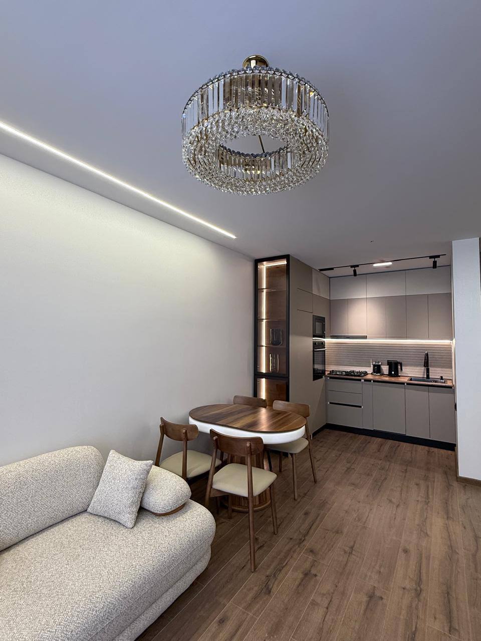 Квартира с новым ремонтом в Bat Towers рядом с морем