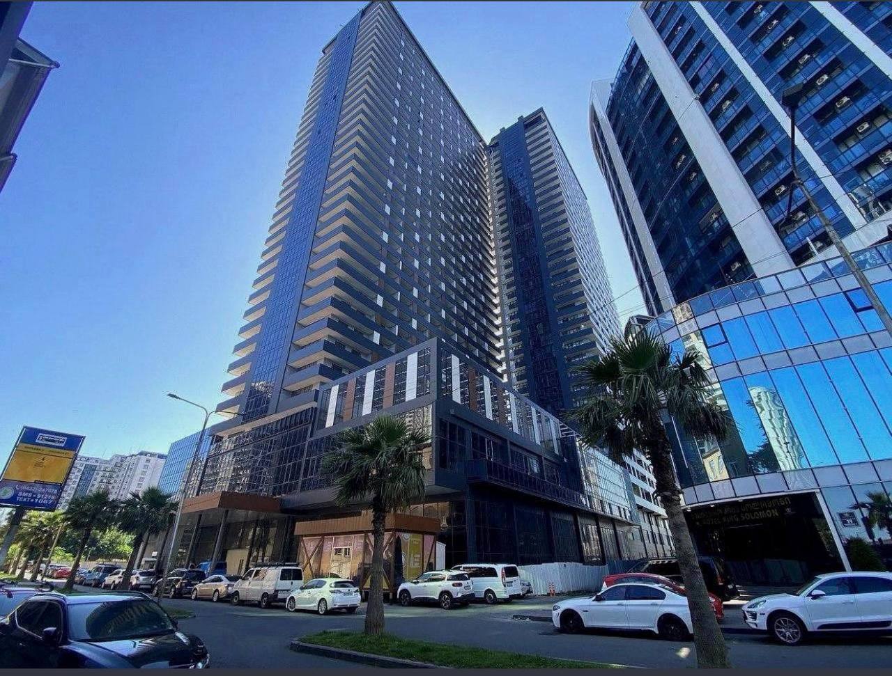 Appartamento di 81,2 m² con vista diretta sul mare in via Pirosmani 17 — Foto 10