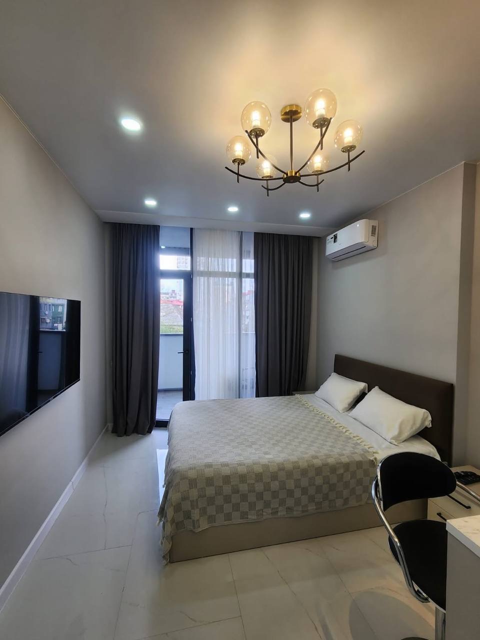 Fertiggestelltes Studio in den Black Sea Towers, Block B